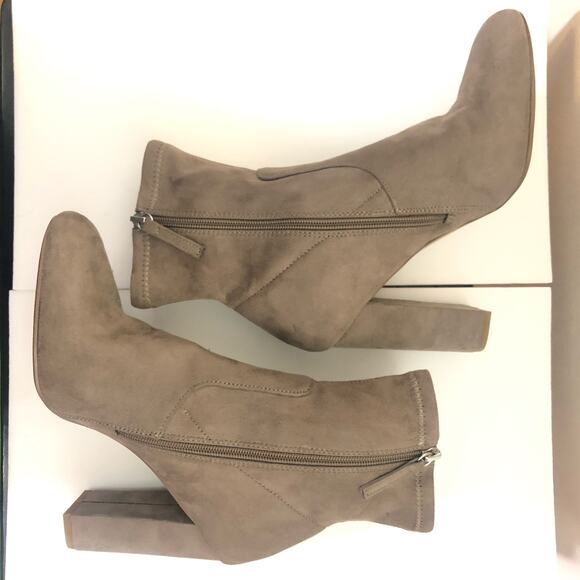 Steve Madden Heeled Sock Boot Tan Suede Almond Toe 10 - Picture 2 of 12